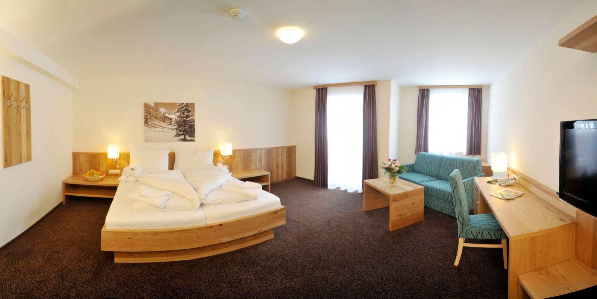 พาโนรามาโฮเต็ล เกือร์ทล์ Hotel เฮาส์ อิม เอนน์สทาล ภายนอก รูปภาพ